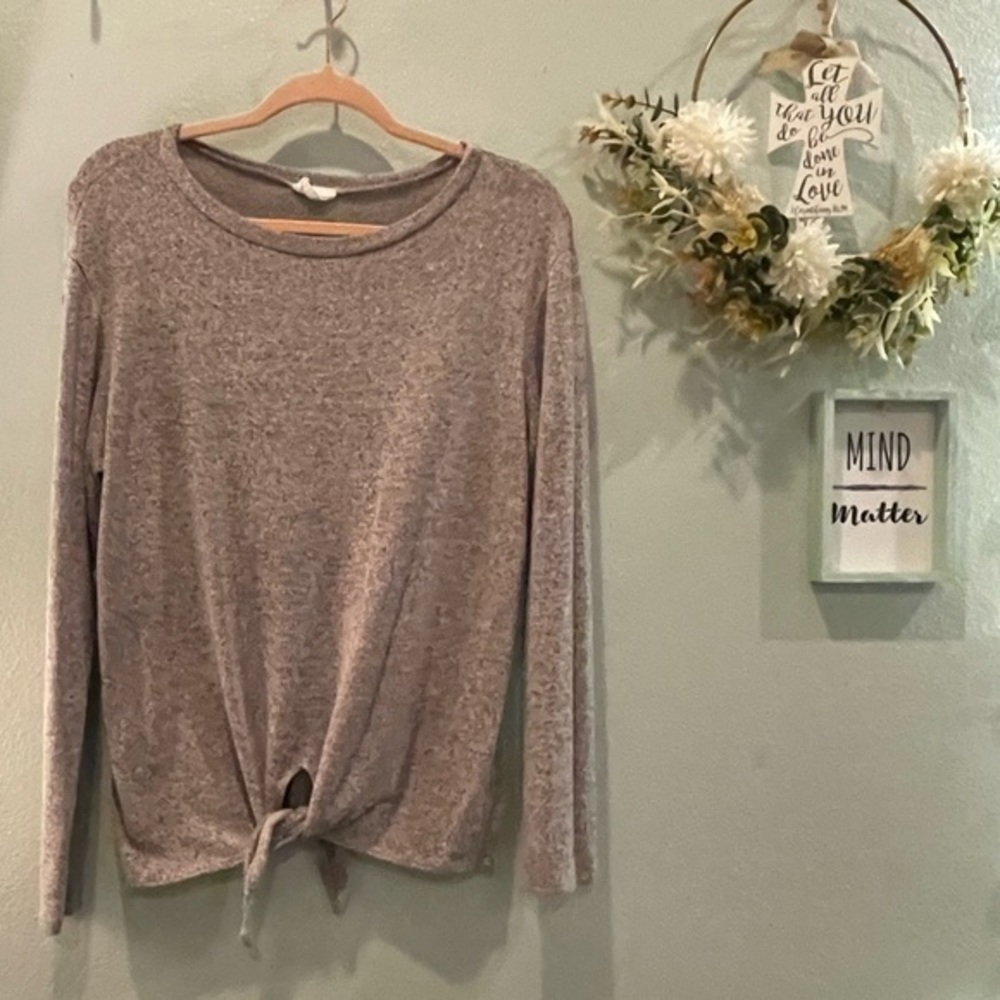 Lightweight sweater size size small